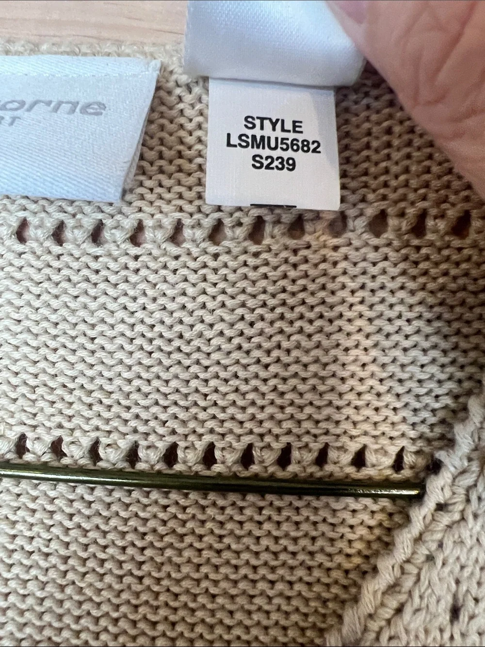 Liz Claiborne Beige Knit Sleeveless Vest - Picture 4 of 15